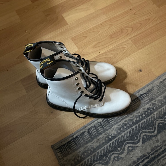 Doc Martens white main image 5
